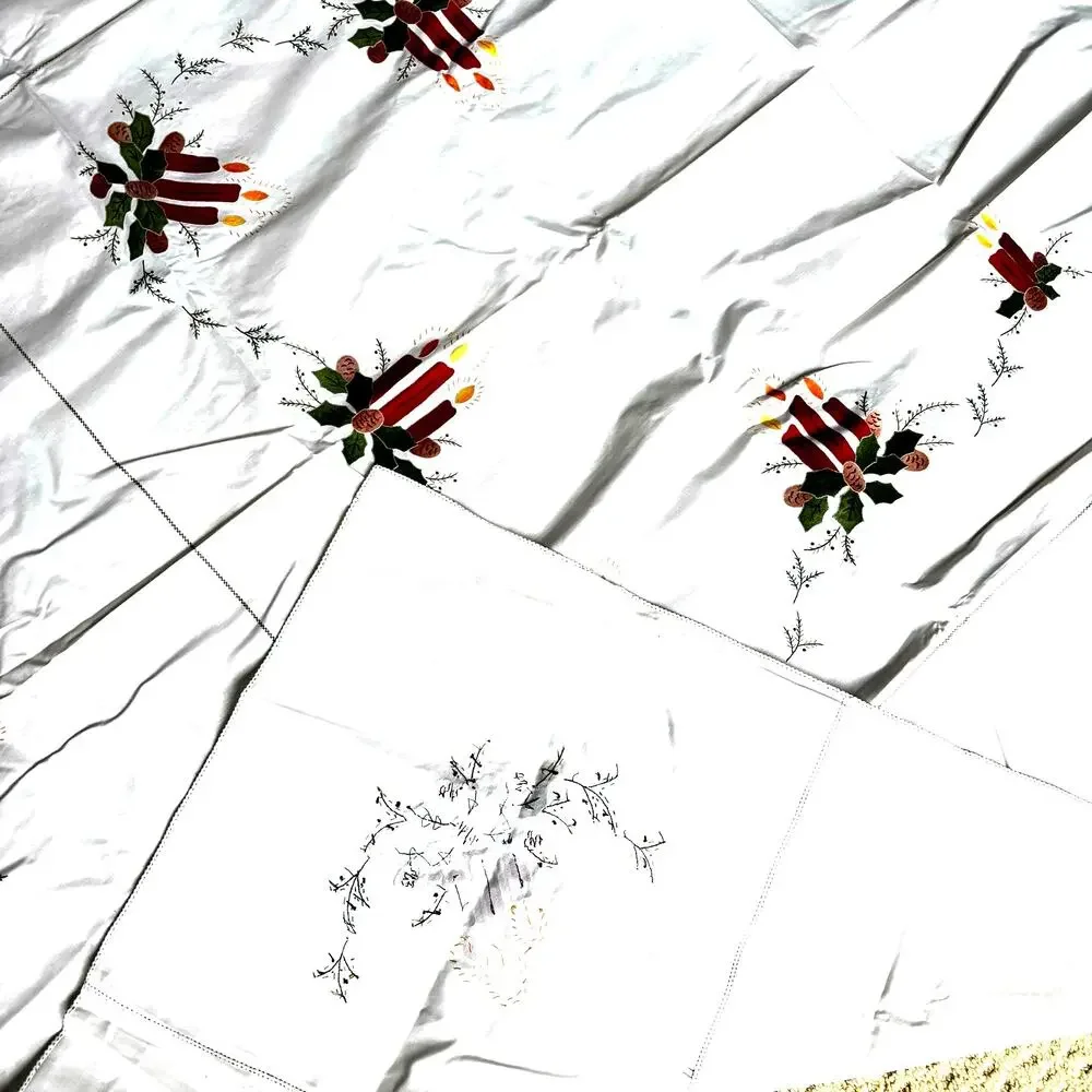 White cotton Christmas holiday tablecloth appliqué & 6 matching napkins flaws